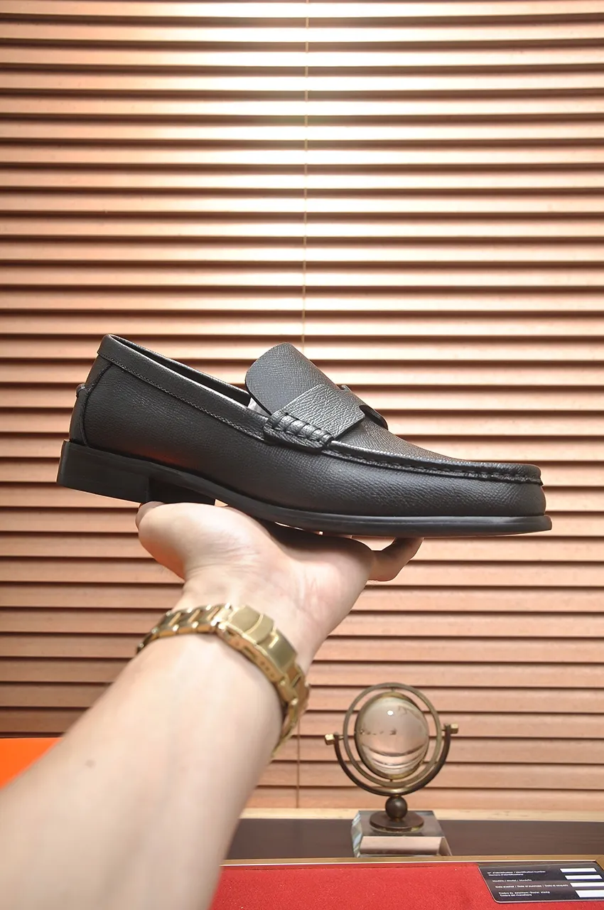 Men's shoes💰540💶[HERMES] (cowhide lining)🍀Italian top luxury🍀He does not pursue novel styles and gorgeous colors, but attracts the favor of successful men with his flawless, elegant and classic style. Formal leather shoes This very comfortable, simple and stable style allows you to easily match any style! The pattern is absolutely 1:1 refined from the original case, and we strive for excellence in materials, imported cowhide + cowhide lining💪💪💪extraordinary texture👍! .Code number: 38-45 (45 customized)